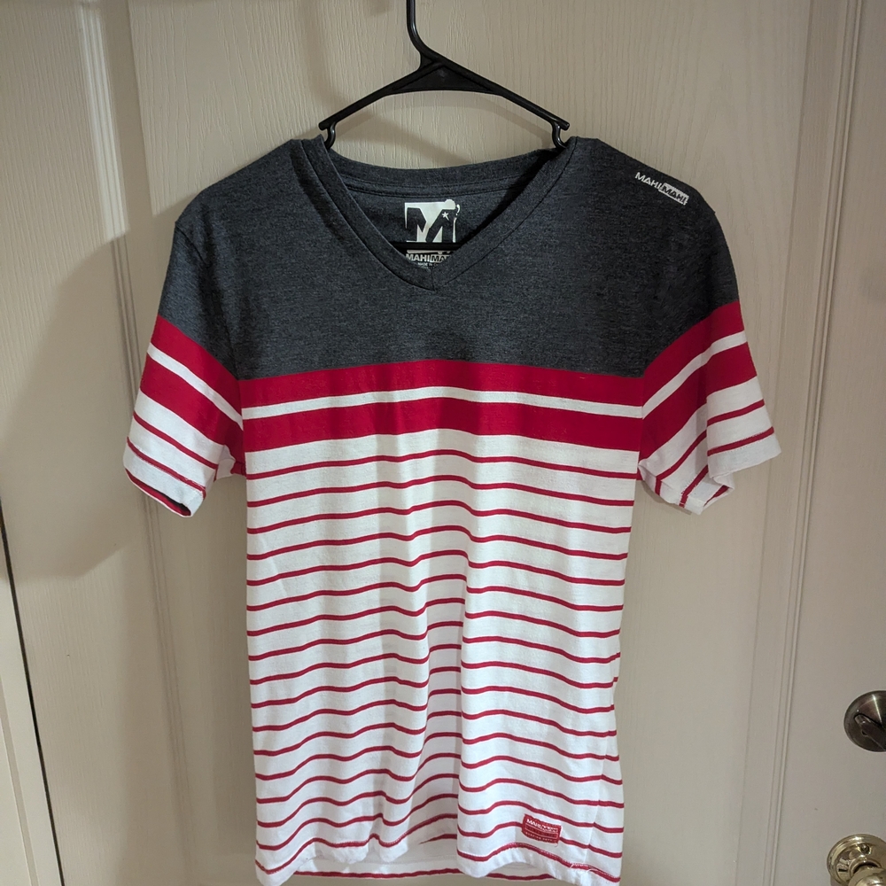 Men's Fitted V-Neck Striped Shirt